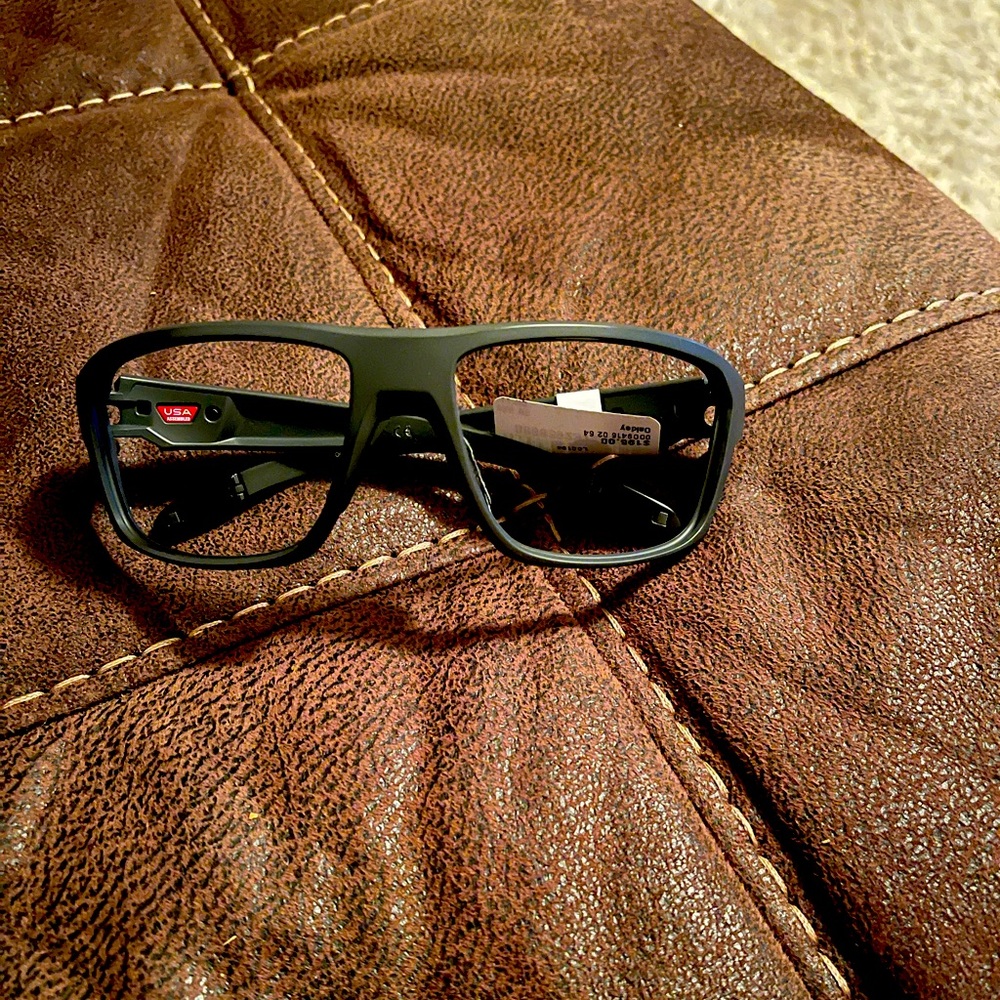 🔥🔥Brand new Oakleys frames🔥🔥